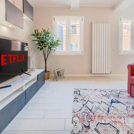 Apartman Red Ferrari House - Center *