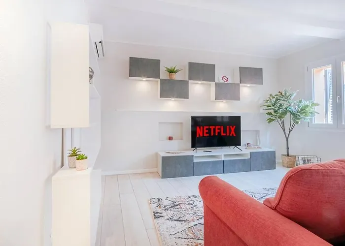 Red Ferrari House - Center Apartman