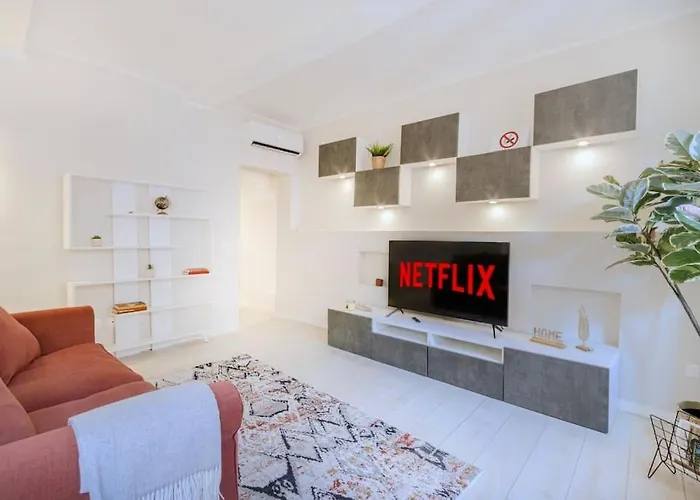 Red Ferrari House - Center Apartman