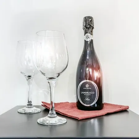 Red Ferrari House - Center דירה מודנה