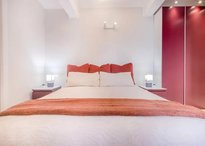 Red Ferrari House - Center Apartament *