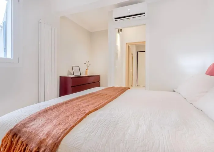 Red Ferrari House - Center